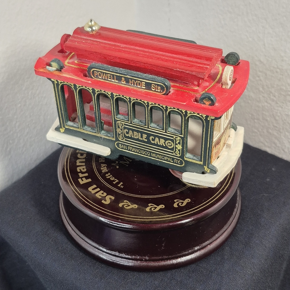 Powell & Hyde Sts. San Francisco Rotating Trolley Cable Car Music Box